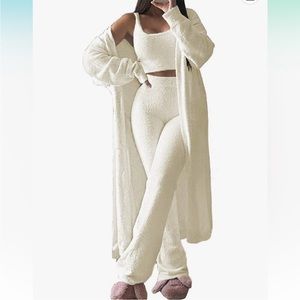 Amazon 3 piece fuzzy set